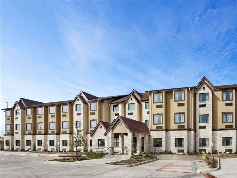 Microtel Inn & Suites By Wyndham Buda Austin South Exteriör bild