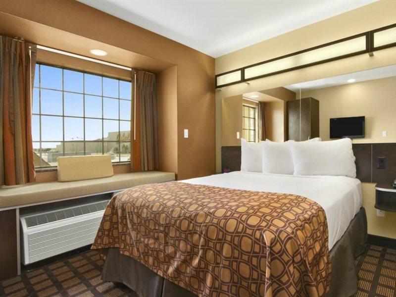 Microtel Inn & Suites By Wyndham Buda Austin South Exteriör bild