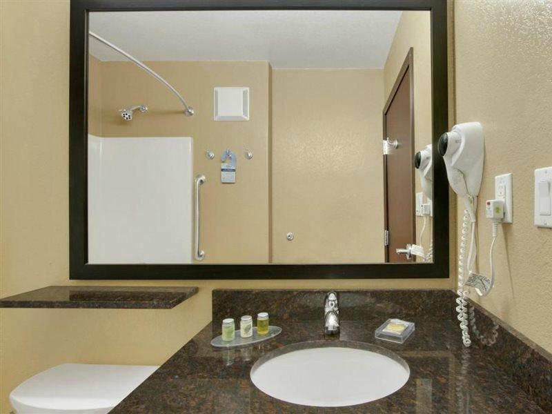 Microtel Inn & Suites By Wyndham Buda Austin South Exteriör bild