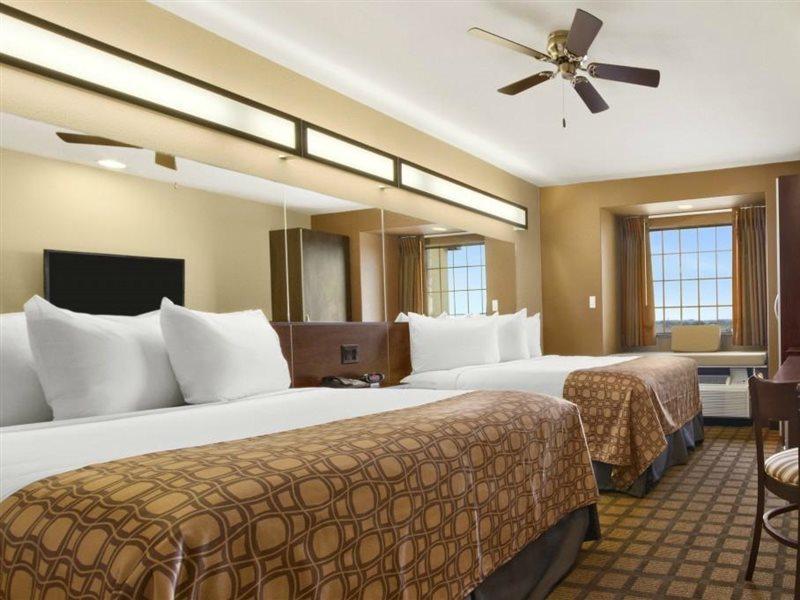Microtel Inn & Suites By Wyndham Buda Austin South Exteriör bild