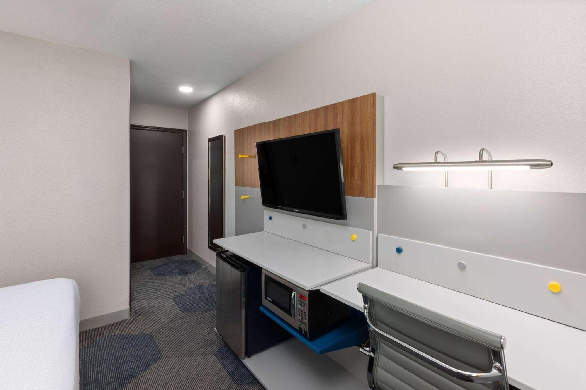Microtel Inn & Suites By Wyndham Buda Austin South Exteriör bild