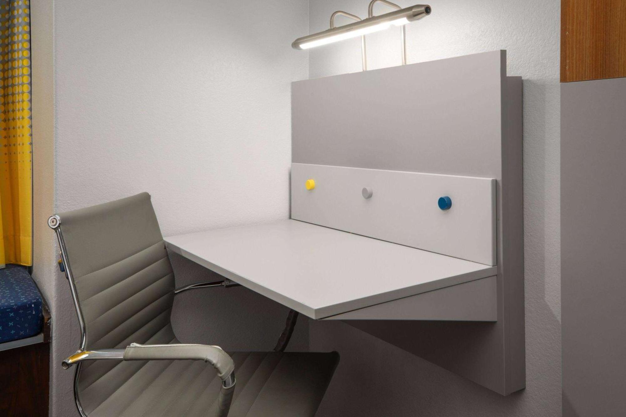 Microtel Inn & Suites By Wyndham Buda Austin South Exteriör bild