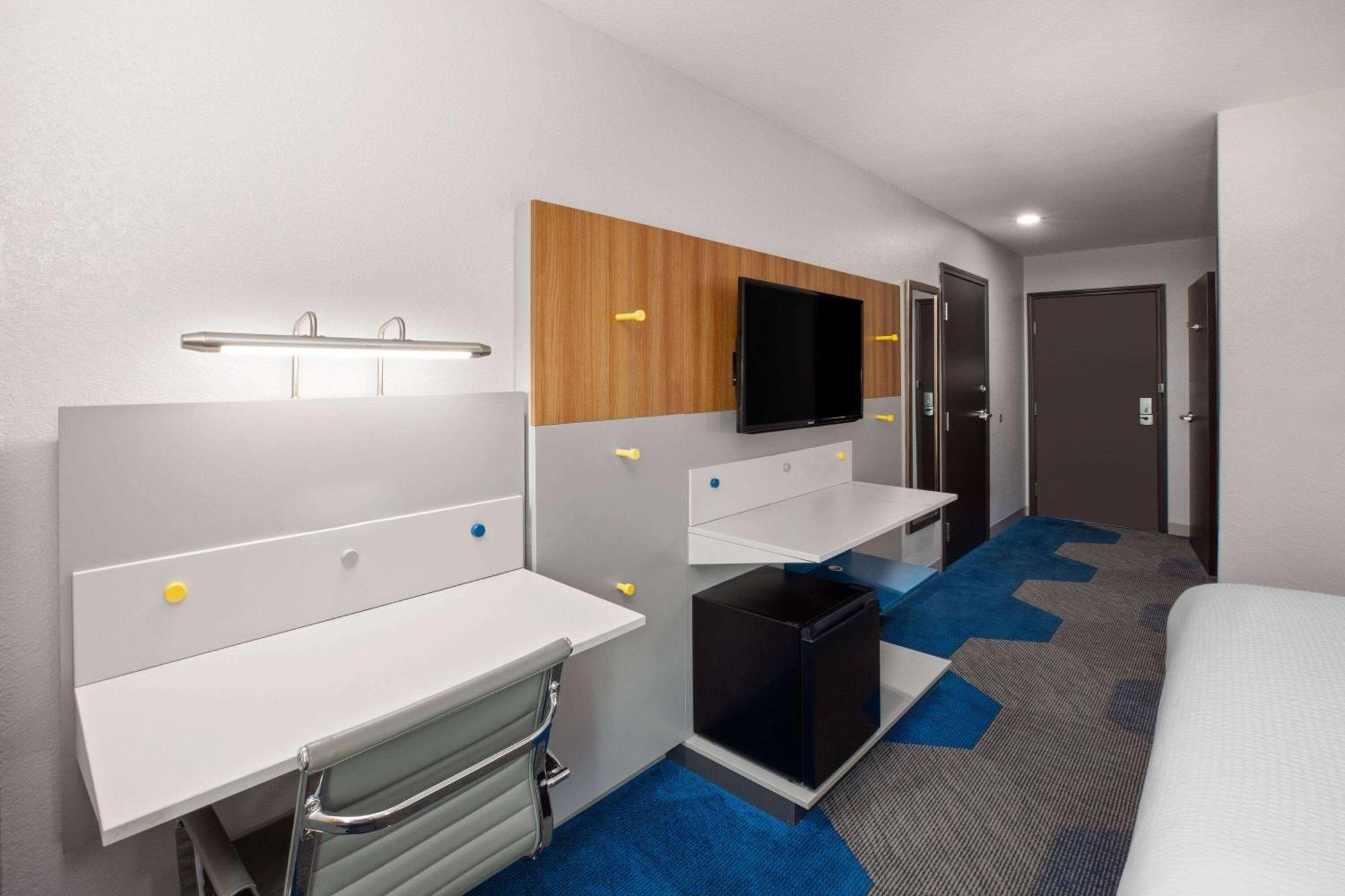 Microtel Inn & Suites By Wyndham Buda Austin South Exteriör bild