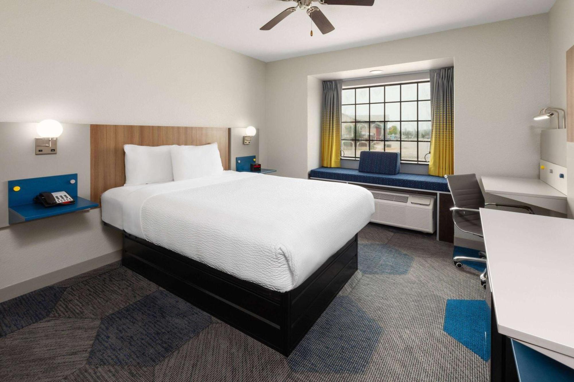 Microtel Inn & Suites By Wyndham Buda Austin South Exteriör bild