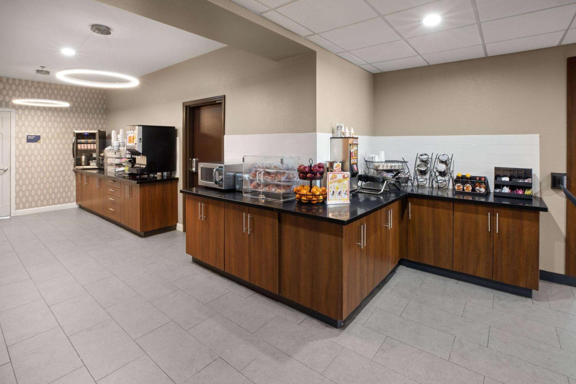 Microtel Inn & Suites By Wyndham Buda Austin South Exteriör bild