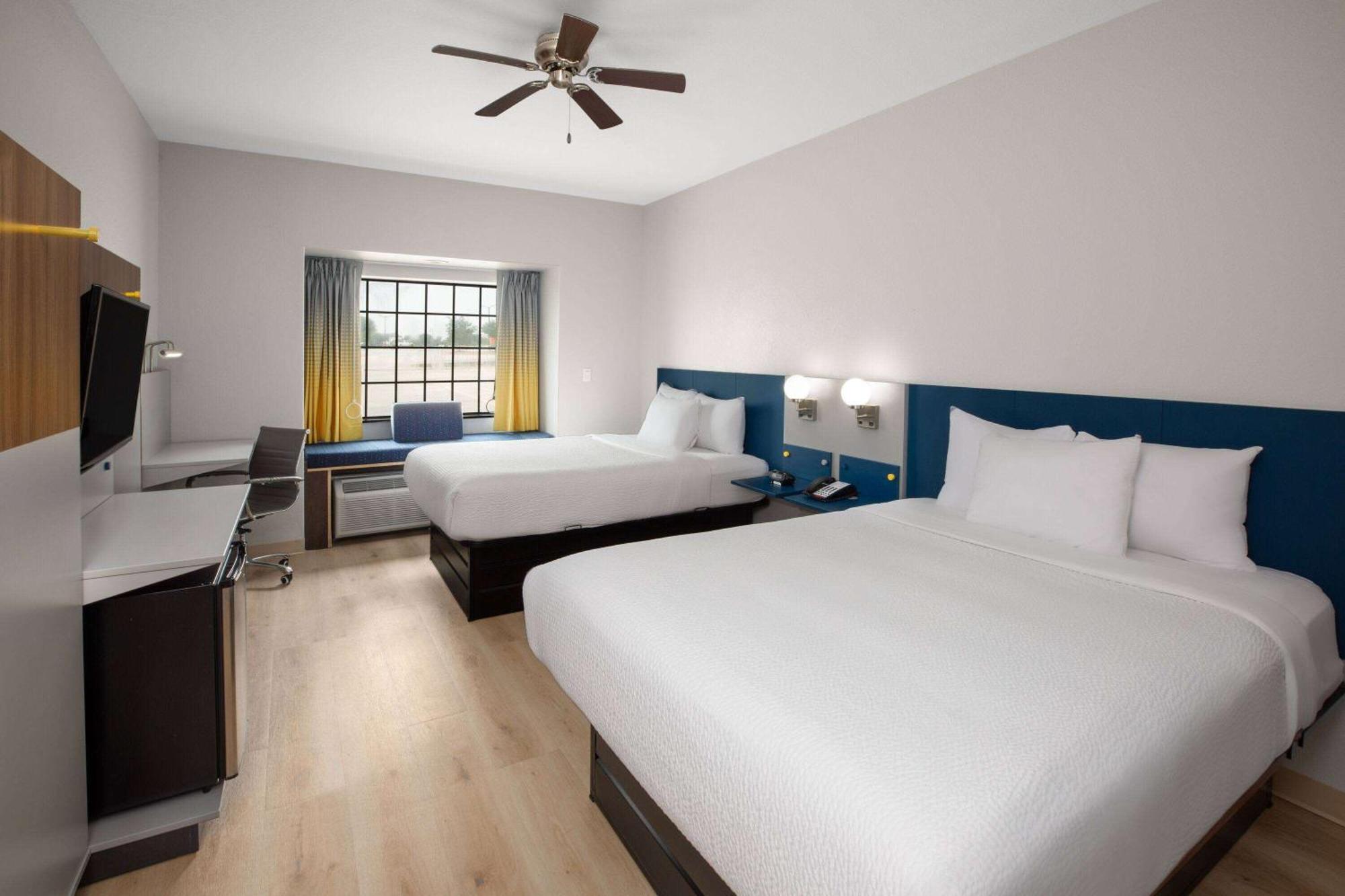 Microtel Inn & Suites By Wyndham Buda Austin South Exteriör bild