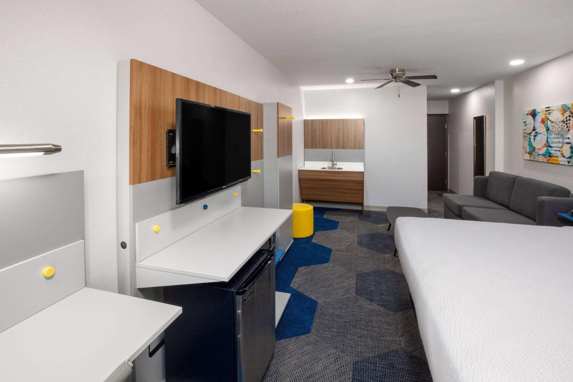 Microtel Inn & Suites By Wyndham Buda Austin South Exteriör bild