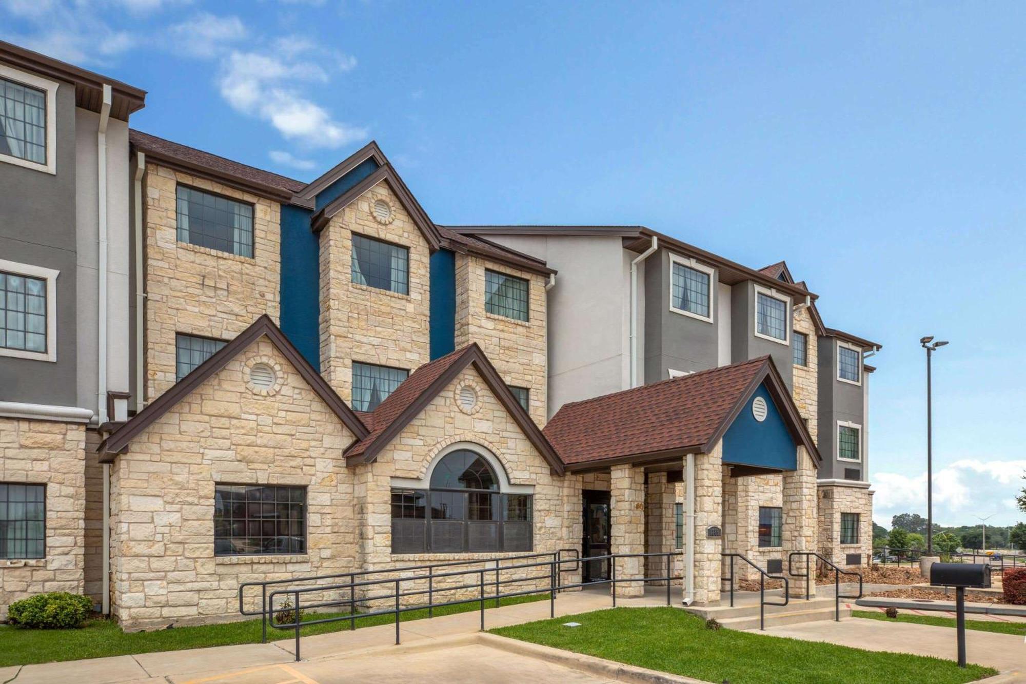 Microtel Inn & Suites By Wyndham Buda Austin South Exteriör bild